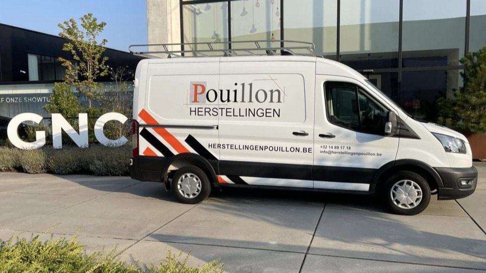Pouillon Herstellingen belettering camionette